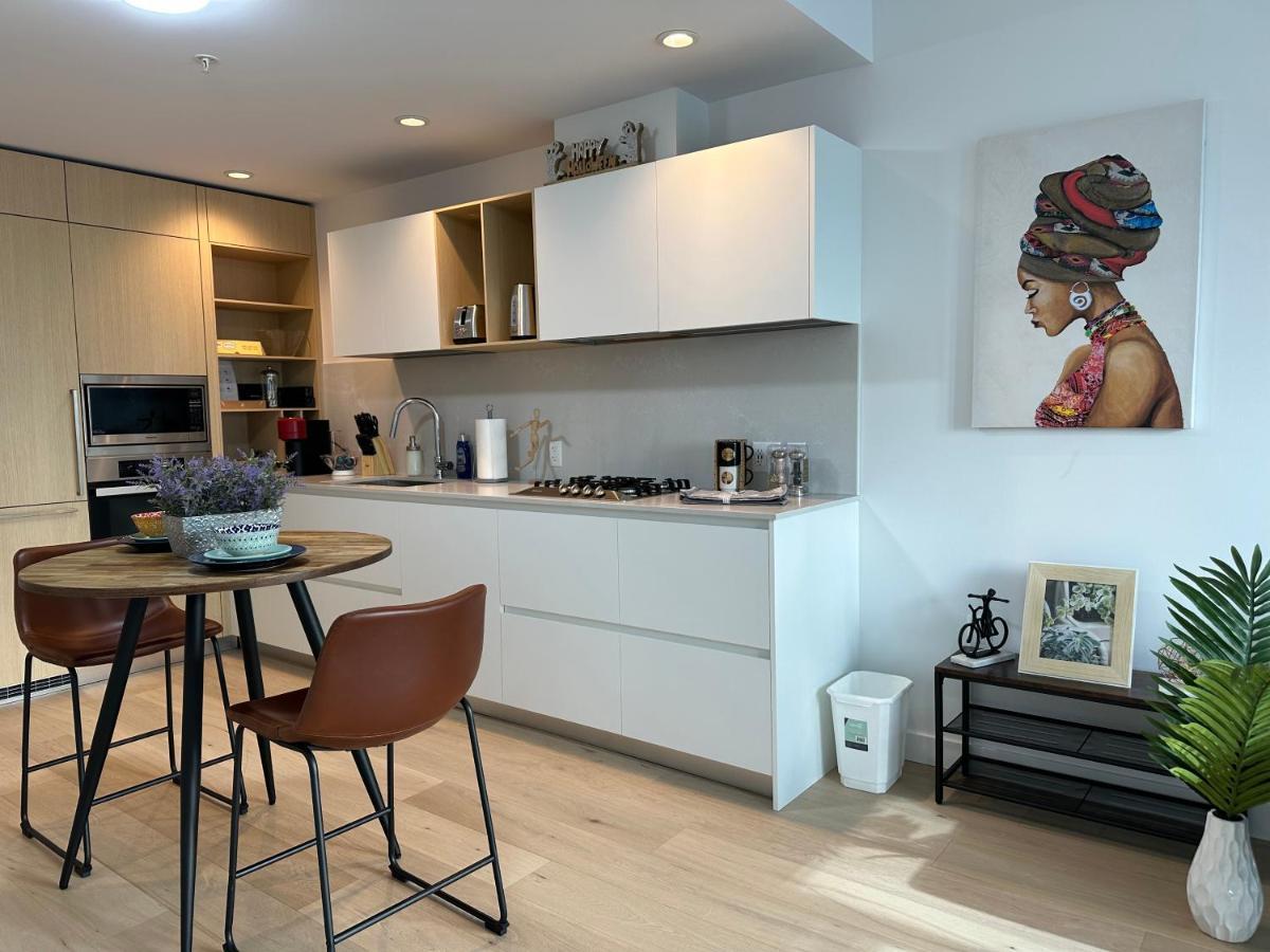 Metro Central Incredible Stylish & Cozy Burnaby Extérieur photo